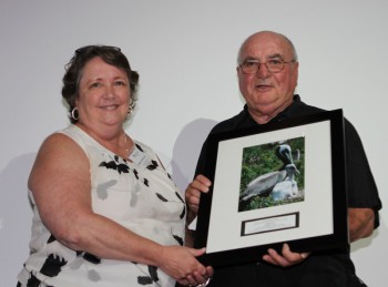 Accepting the Award for Lumina News, Marimar McNaughton, with federation's Vice President, Dick Bierly.
