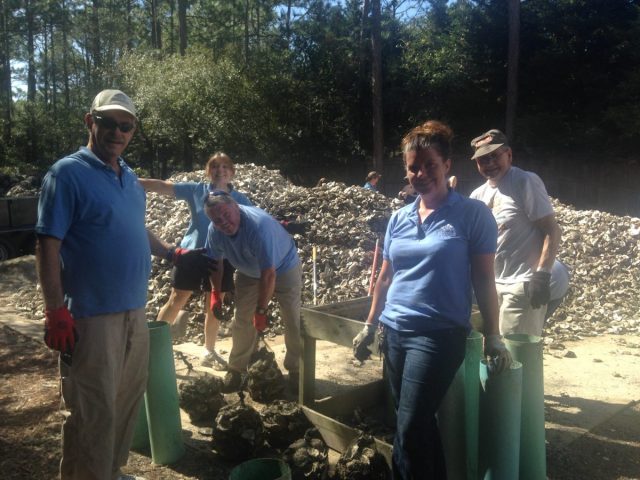 aquarium oyster bagging1_feb2017